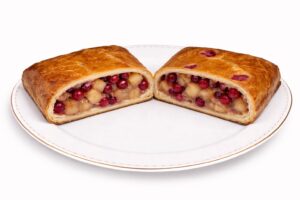 Пирог с яблоком и клюквой