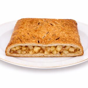 Пирог с яблоками и корицей