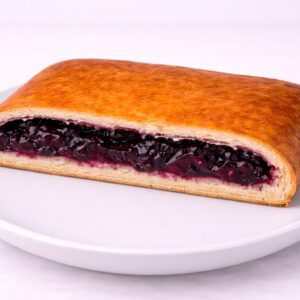 Пирог с черной смородиной