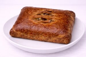 Пирог с картофелем и шпиком